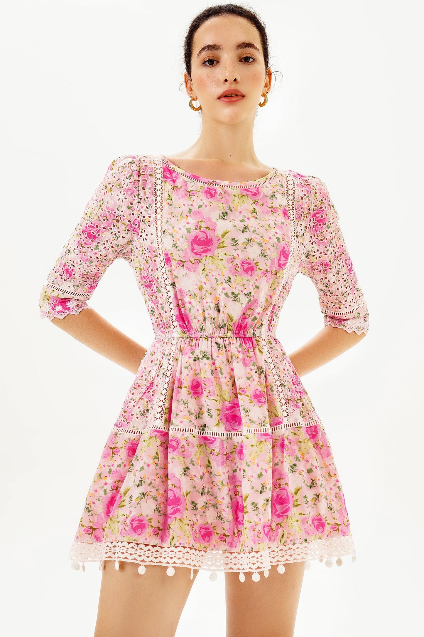 Effortlessly Elegant Dress with a Timeless Design
