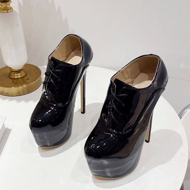 Well Tailored Heels with a Graceful Silhouette