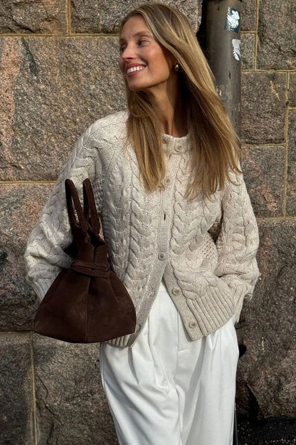 Elegantly Styled Cardigan for Everyday Wear