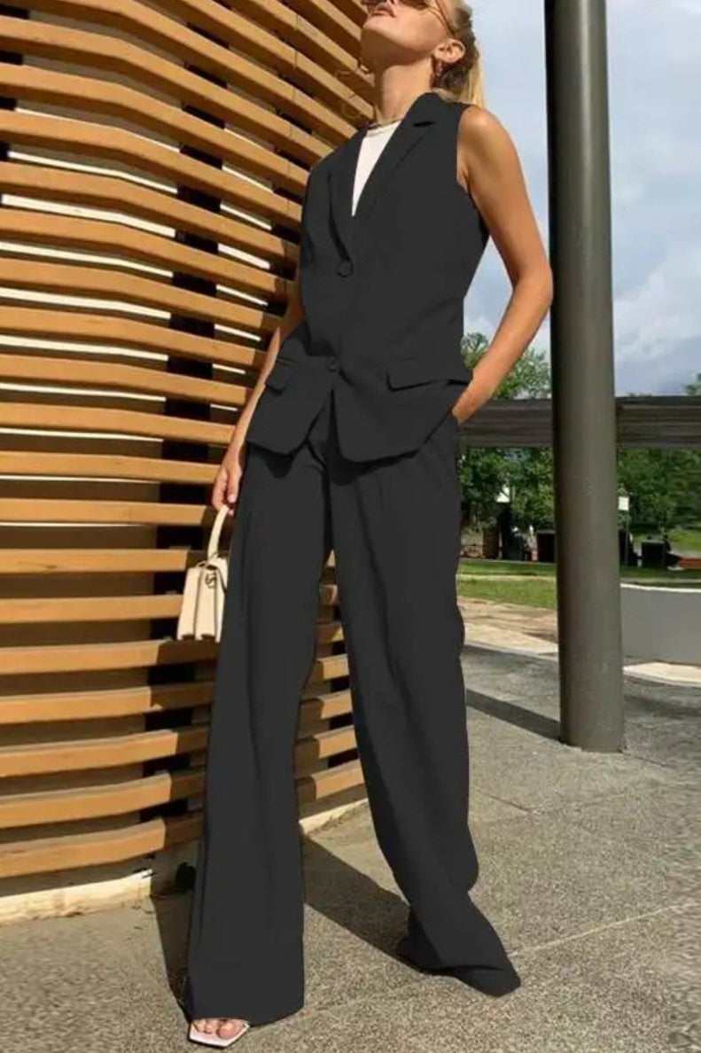 Effortlessly Elegant Garment with a Timeless Design