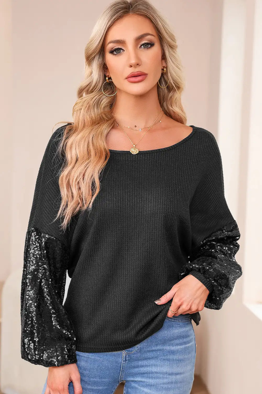 Effortlessly Elegant Top with a Timeless Design