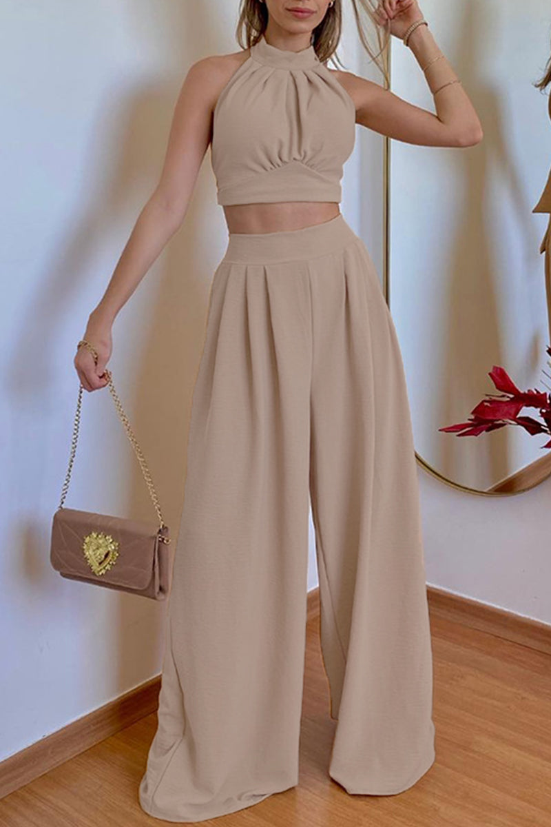 Effortlessly Elegant Garment with a Timeless Design