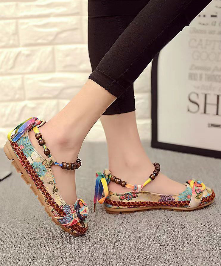Effortlessly Elegant Shoes with a Timeless Design