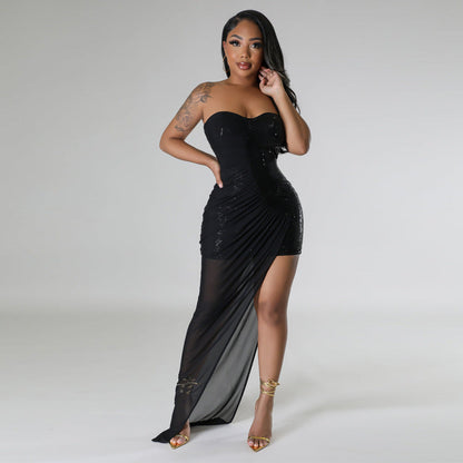 Beautifully Finished Dress in a Timeless Design