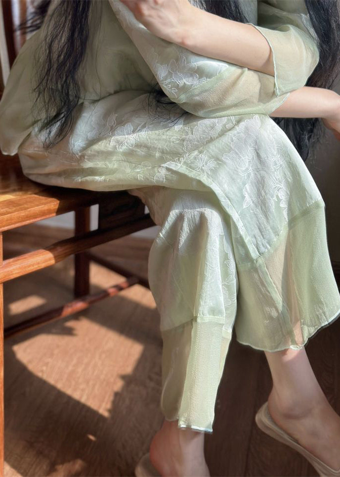 Effortlessly Elegant Garment with a Timeless Design