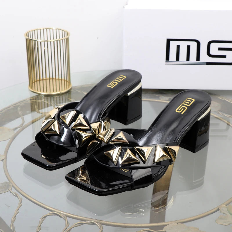 Beautifully Finished Heels in a Timeless Design