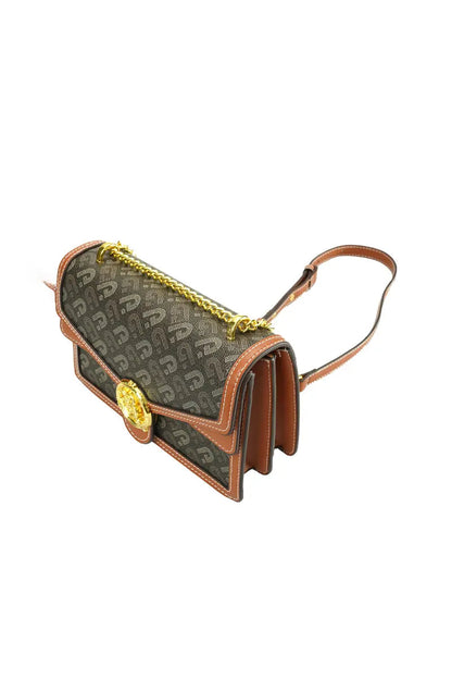 Classic Vintage Bag with a Flattering Fit