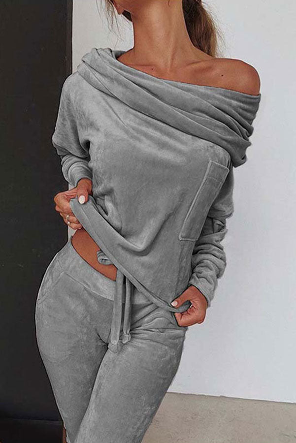 Effortlessly Elegant Pants with a Timeless Design