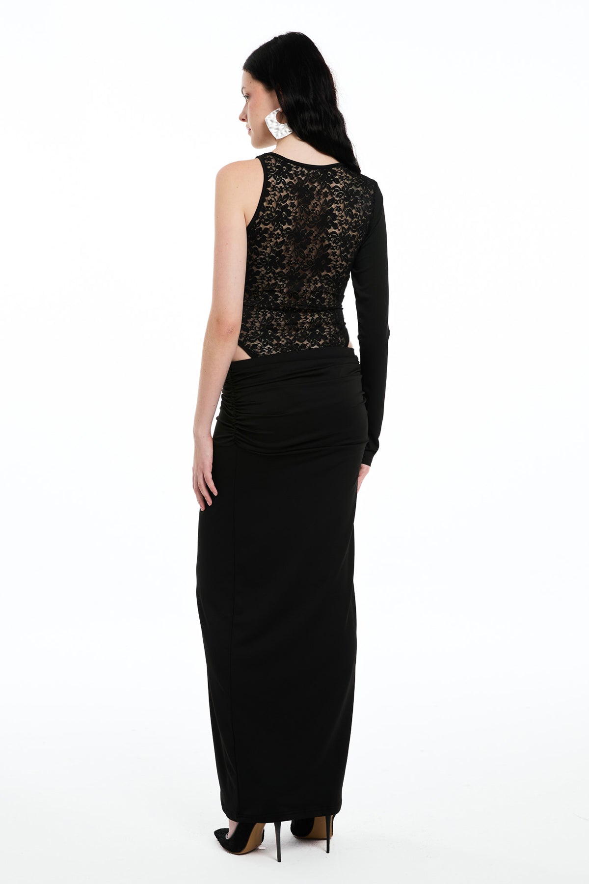 Beautifully Finished Garment in a Timeless Design