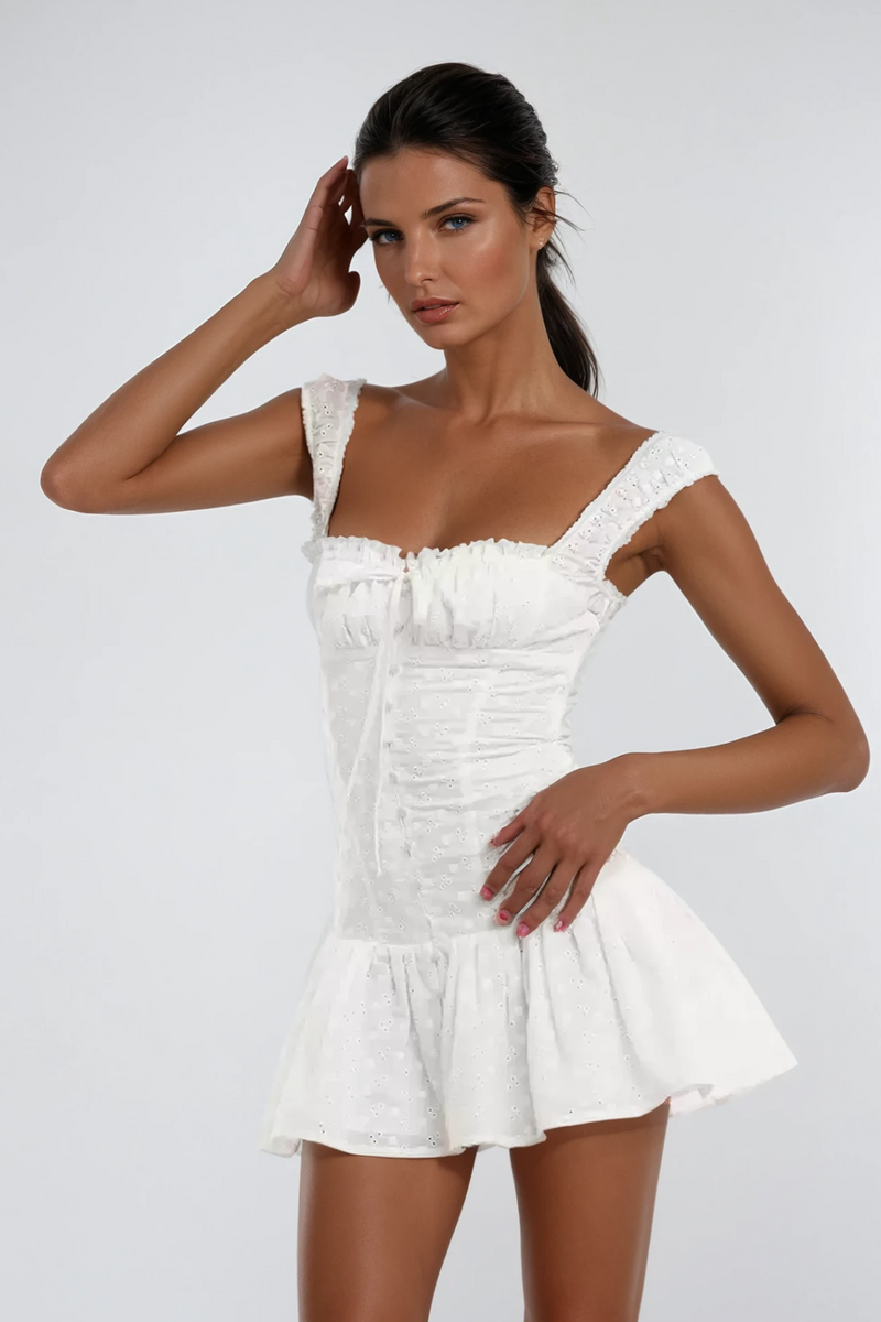 Well Tailored Dress with a Graceful Silhouette