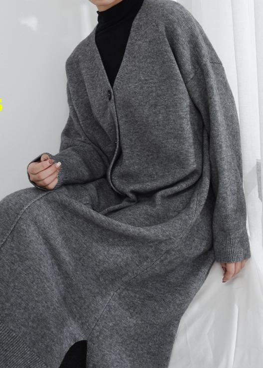 Well Tailored Sweater with a Graceful Silhouette