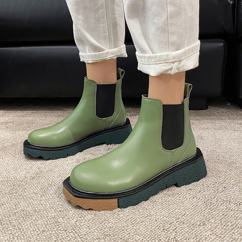 Elegantly Styled Boots for Everyday Wear