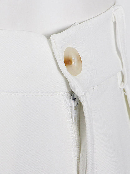 Well Tailored Pants with a Graceful Silhouette