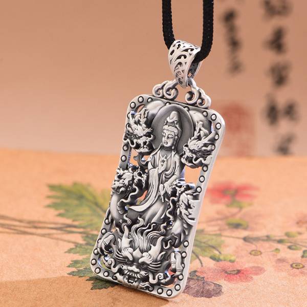 Beautifully Finished Garment in a Timeless Design
