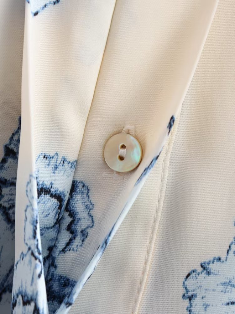 Effortlessly Elegant Shirt with a Timeless Design
