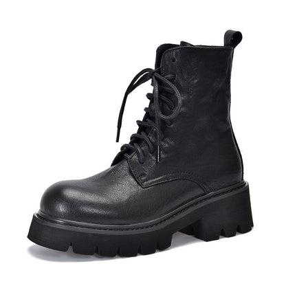Well Tailored Boots with a Graceful Silhouette