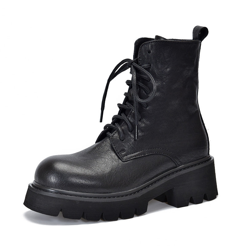 Well Tailored Boots with a Graceful Silhouette