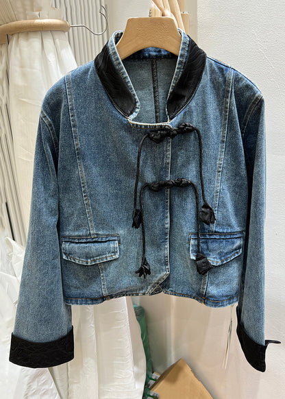 Classic Vintage Coat with a Flattering Fit