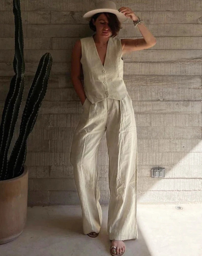 Effortlessly Elegant Garment with a Timeless Design