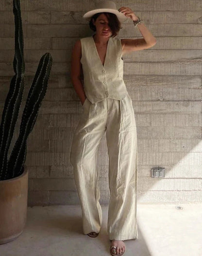 Effortlessly Elegant Garment with a Timeless Design