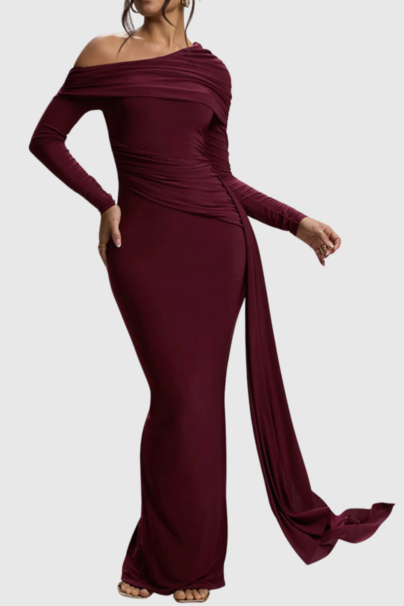 Beautifully Finished Dress in a Timeless Design