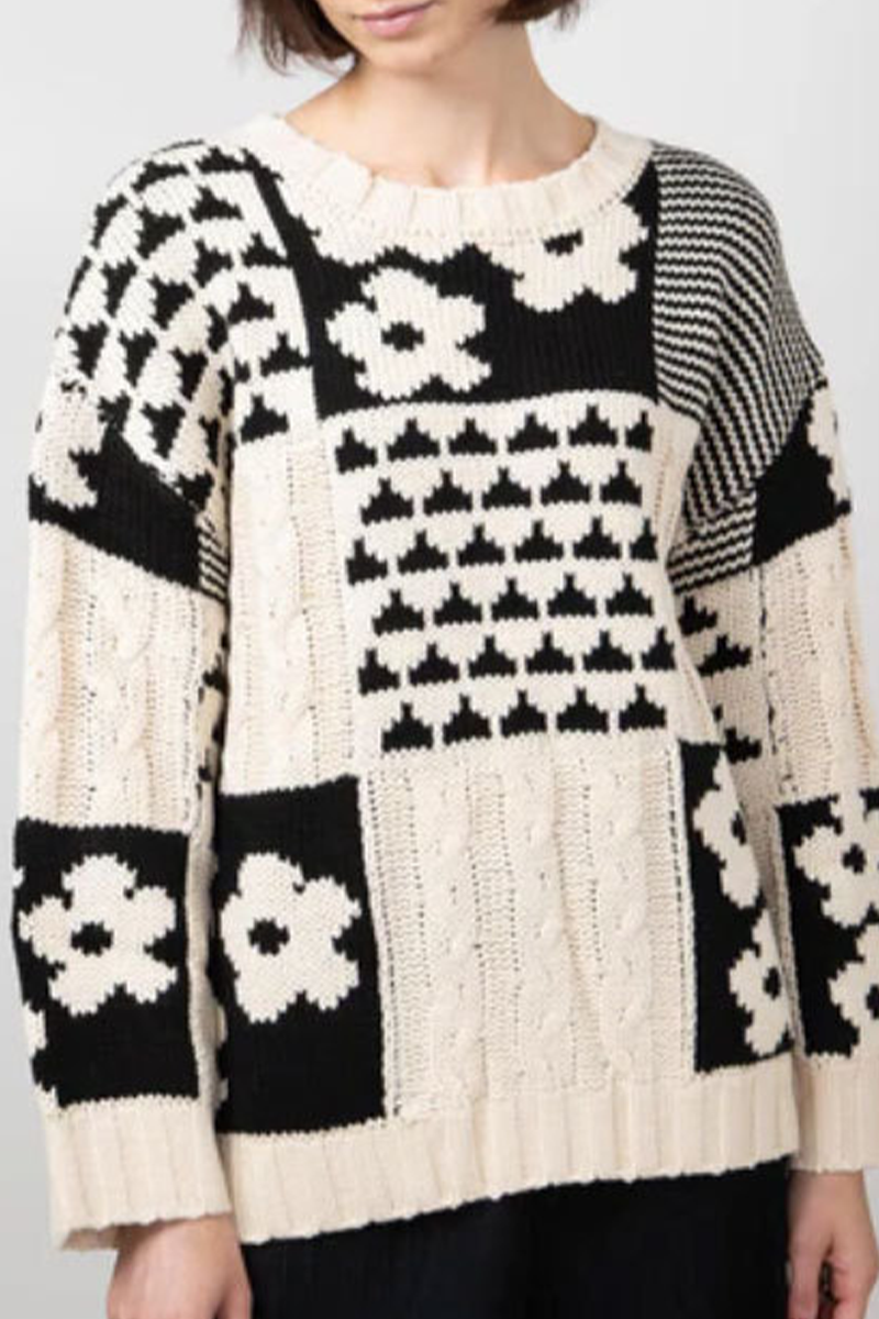 Effortlessly Elegant Sweater with a Timeless Design