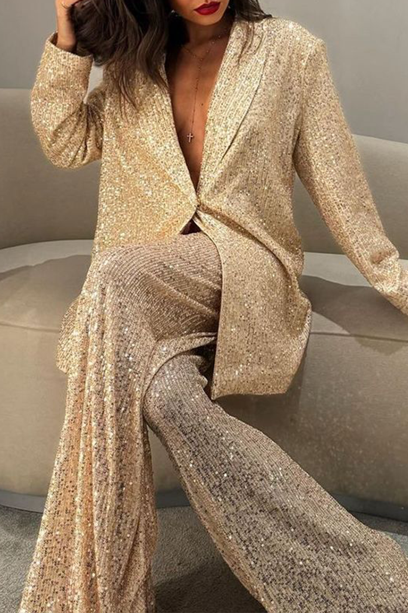 Effortlessly Elegant Garment with a Timeless Design