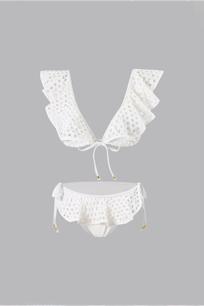 Effortlessly Elegant Swimsuit with a Timeless Design