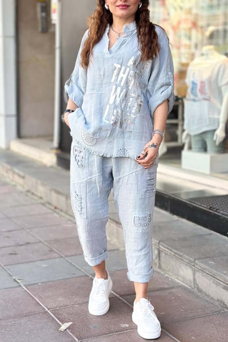 Effortlessly Elegant Pants with a Timeless Design