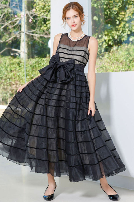Classic Vintage & Enduringly Stylish Dress