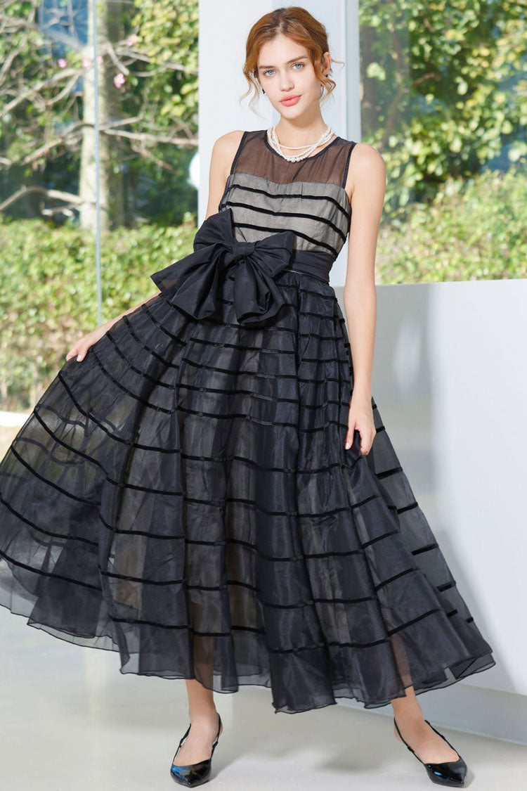 Classic Vintage Dress with a Flattering Fit