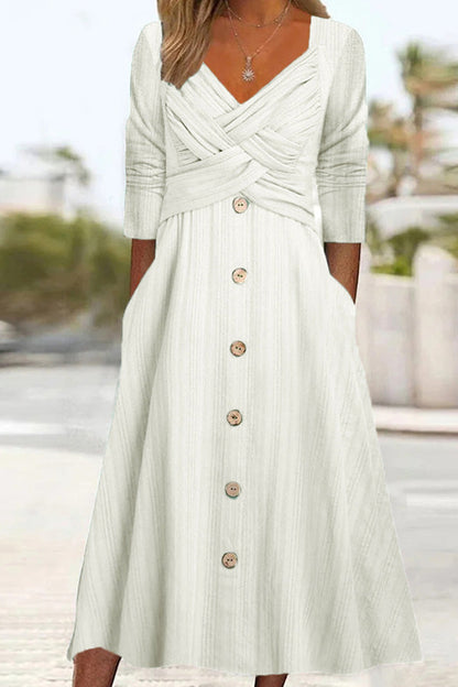 Beautifully Finished Dress in a Timeless Design