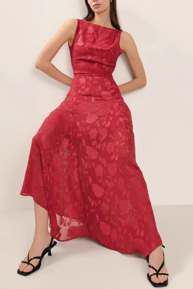Well Tailored Dress with a Graceful Silhouette