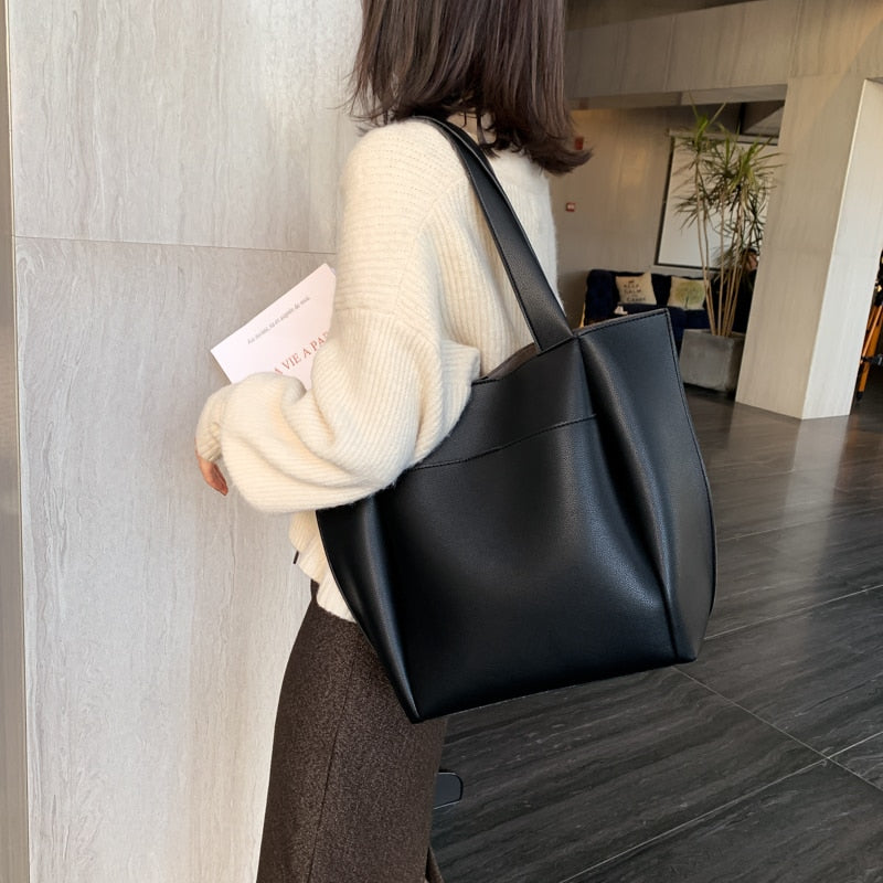 Beautifully Finished Bag in a Timeless Design