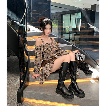 Beautifully Finished Boots in a Timeless Design