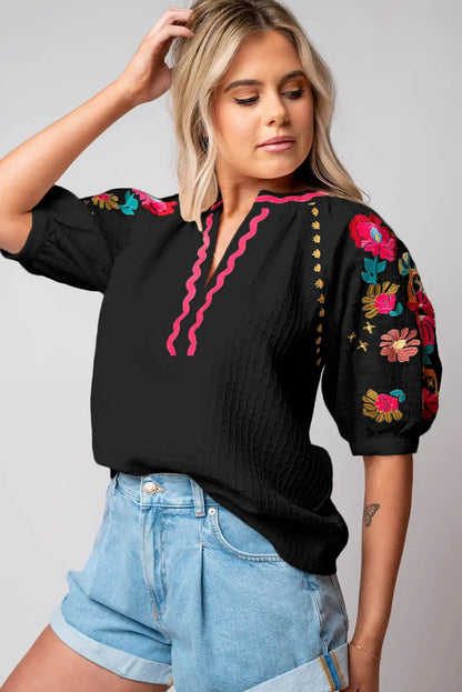Effortlessly Elegant Blouse with a Timeless Design