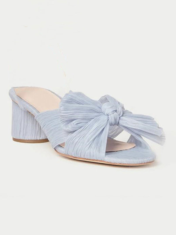 Effortlessly Elegant Sandals with a Timeless Design