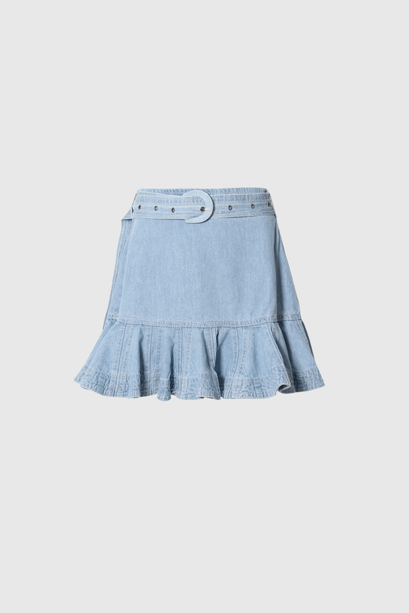 Effortlessly Elegant Garment with a Timeless Design
