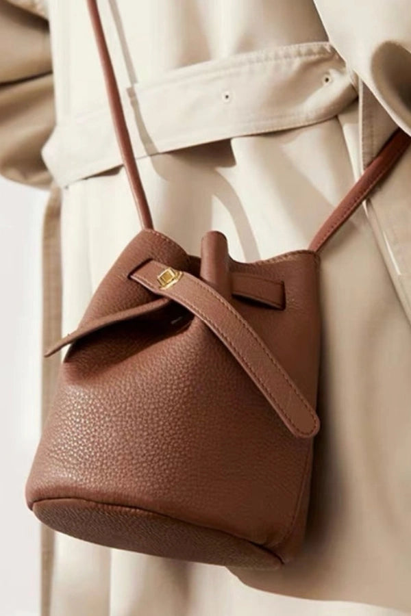 Polished Bag with an Effortless Classic Look