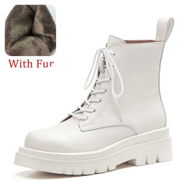 Beautifully Finished Boots in a Timeless Design