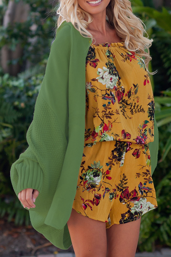 Effortlessly Elegant Sweater with a Timeless Design