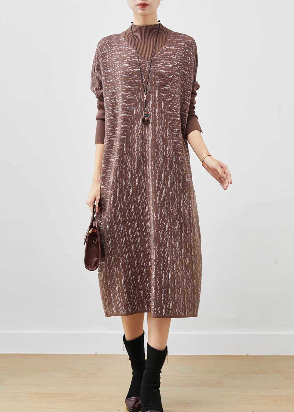 Effortlessly Elegant Sweater with a Timeless Design