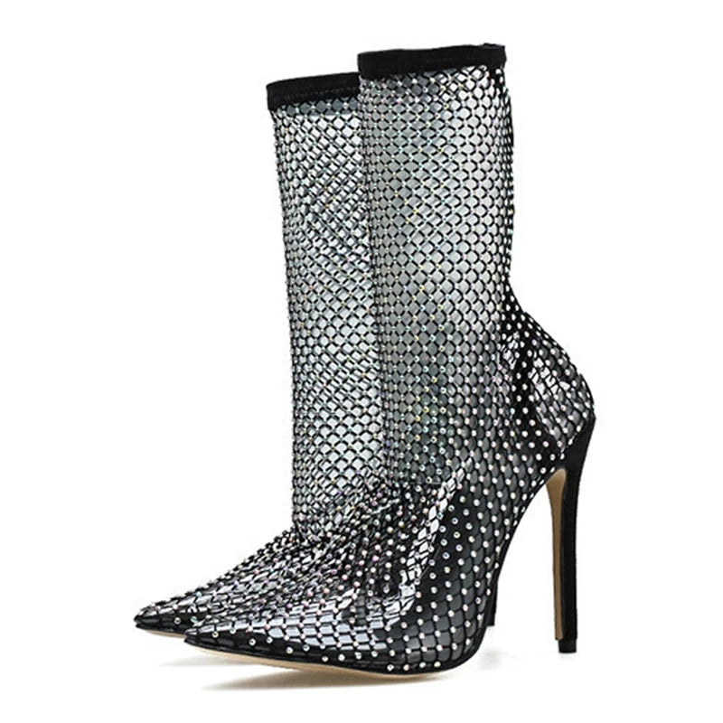 Well Tailored Boots with a Graceful Silhouette