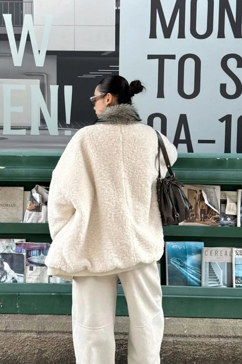 Effortlessly Elegant Coat with a Timeless Design