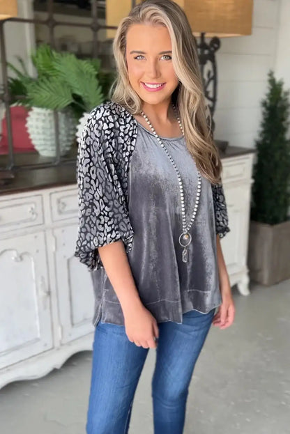 Sophisticated Blouse with a Clean Classic Look
