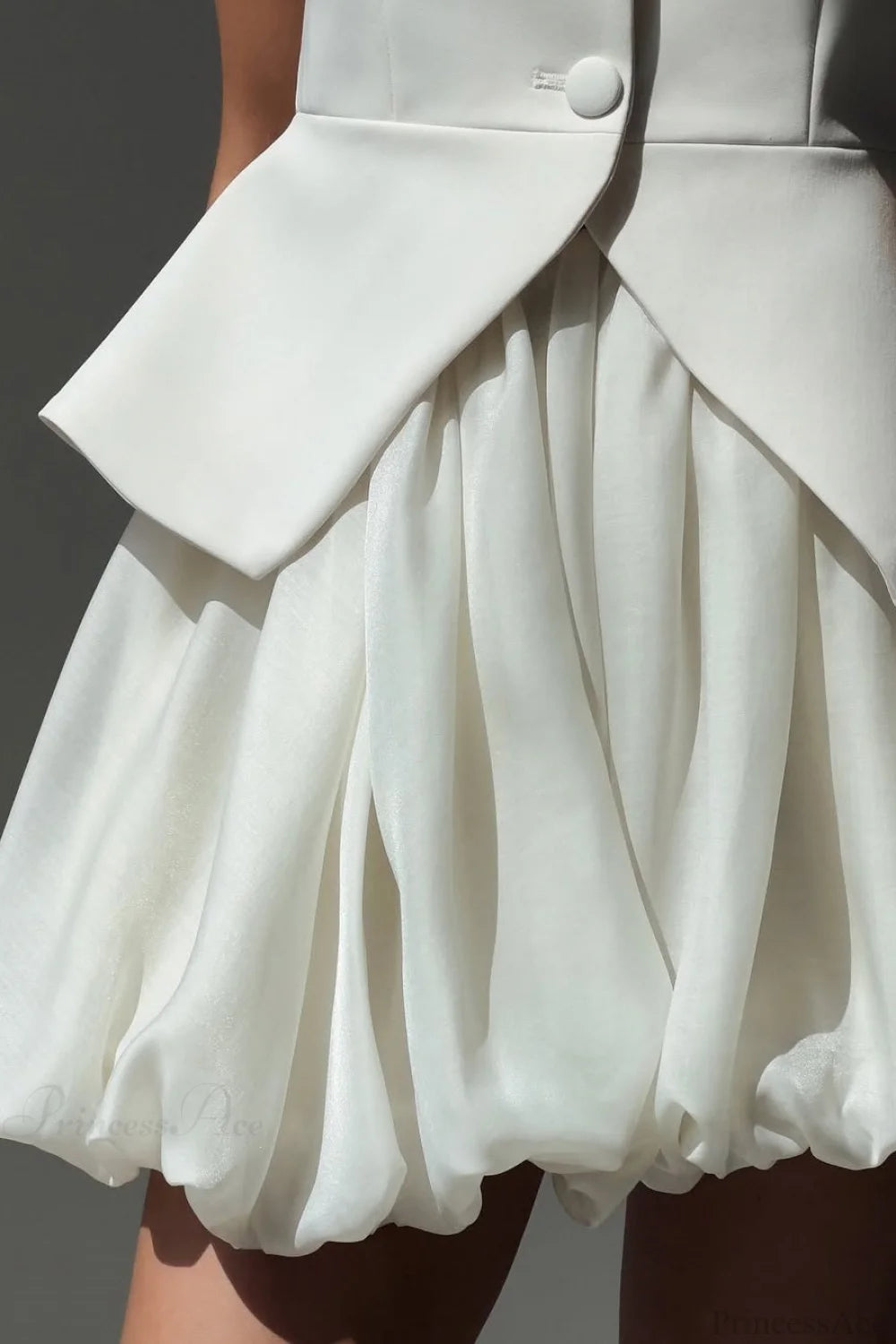 Well Tailored Garment with a Graceful Silhouette