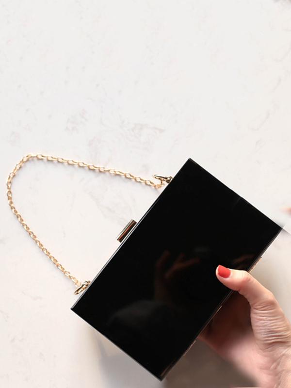 Sophisticated Bag with a Clean Classic Look