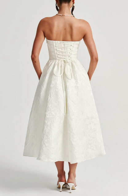 Classic Vintage Dress with a Flattering Fit