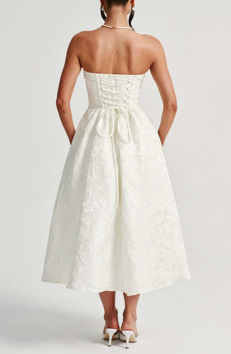 Classic Vintage Dress with a Flattering Fit