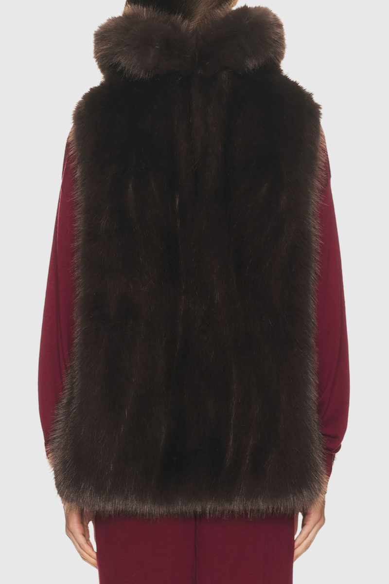 Sophisticated Garment with a Clean Classic Look